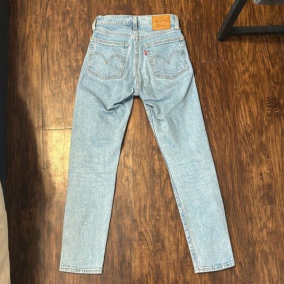 Levi’s Wedgie Icon Fit Jeans - Picture 4 of 6